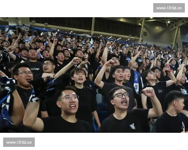 昨日足球焦点大战引爆全场激情球迷狂欢见证逆转绝杀经典之夜巅峰 - 副本 (2) - 副本